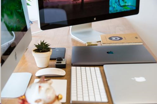 如何制作專業(yè)的企業(yè)網(wǎng)站？